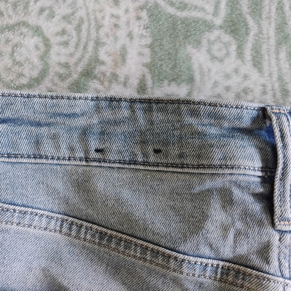 GAP Women's Light Blue Ripped Jeans - Picture 3 of 5